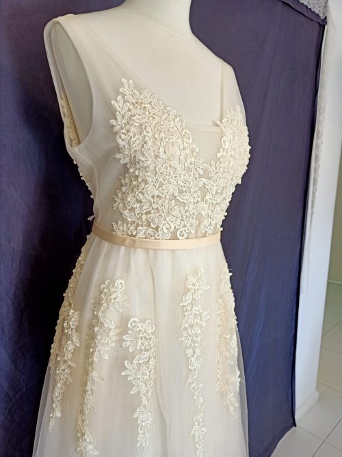 Candra -wedding dress - size 8