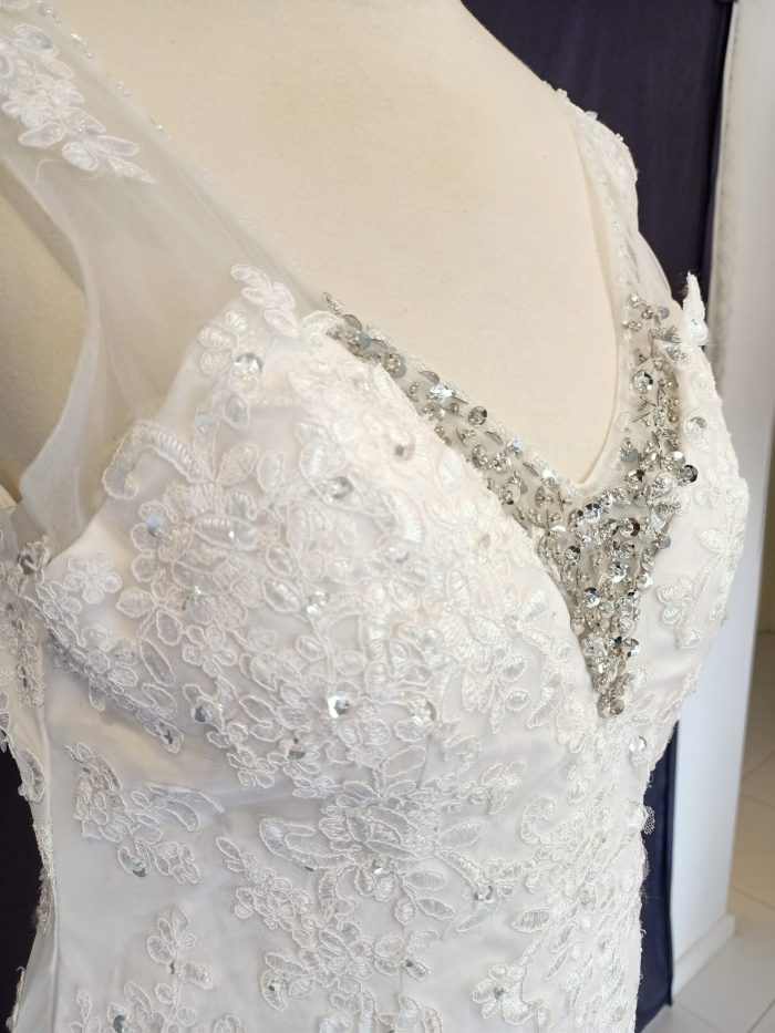 Phoebe -wedding dress -size 8 - Image 5