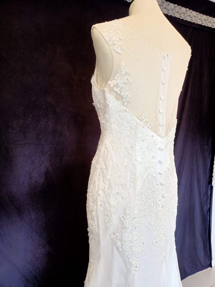 Phoebe -wedding dress -size 8 - Image 9